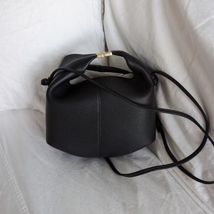 Pólen black crossbody bag